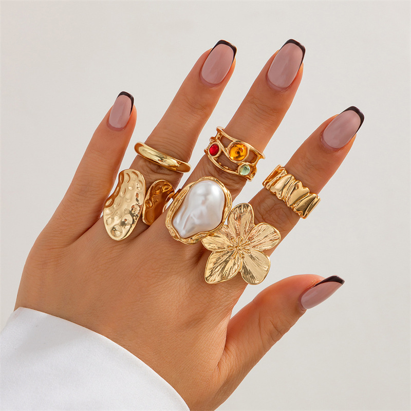 #1 Liquid Lava Flowers – Gold